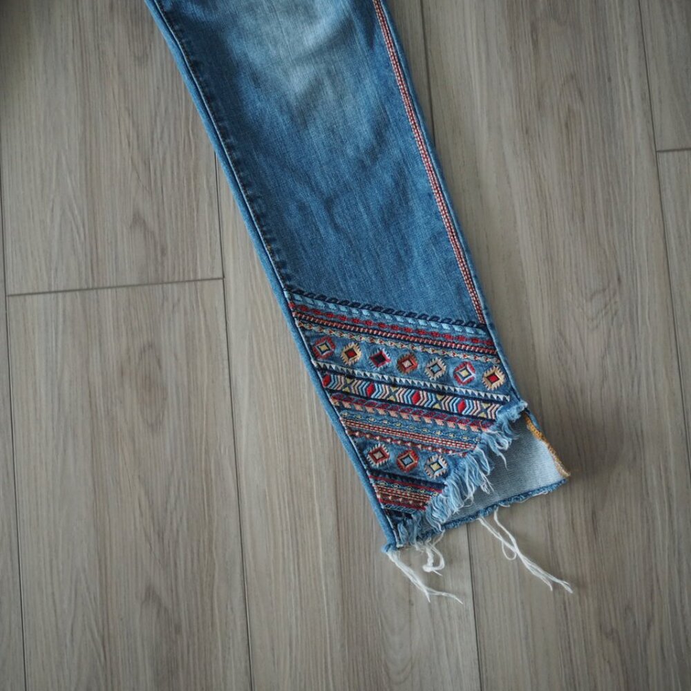 Driftwood Jackie Aztec Boho Southwestern‑inspired Embroidered Jeans – W29 L28 - Picture 8 of 16